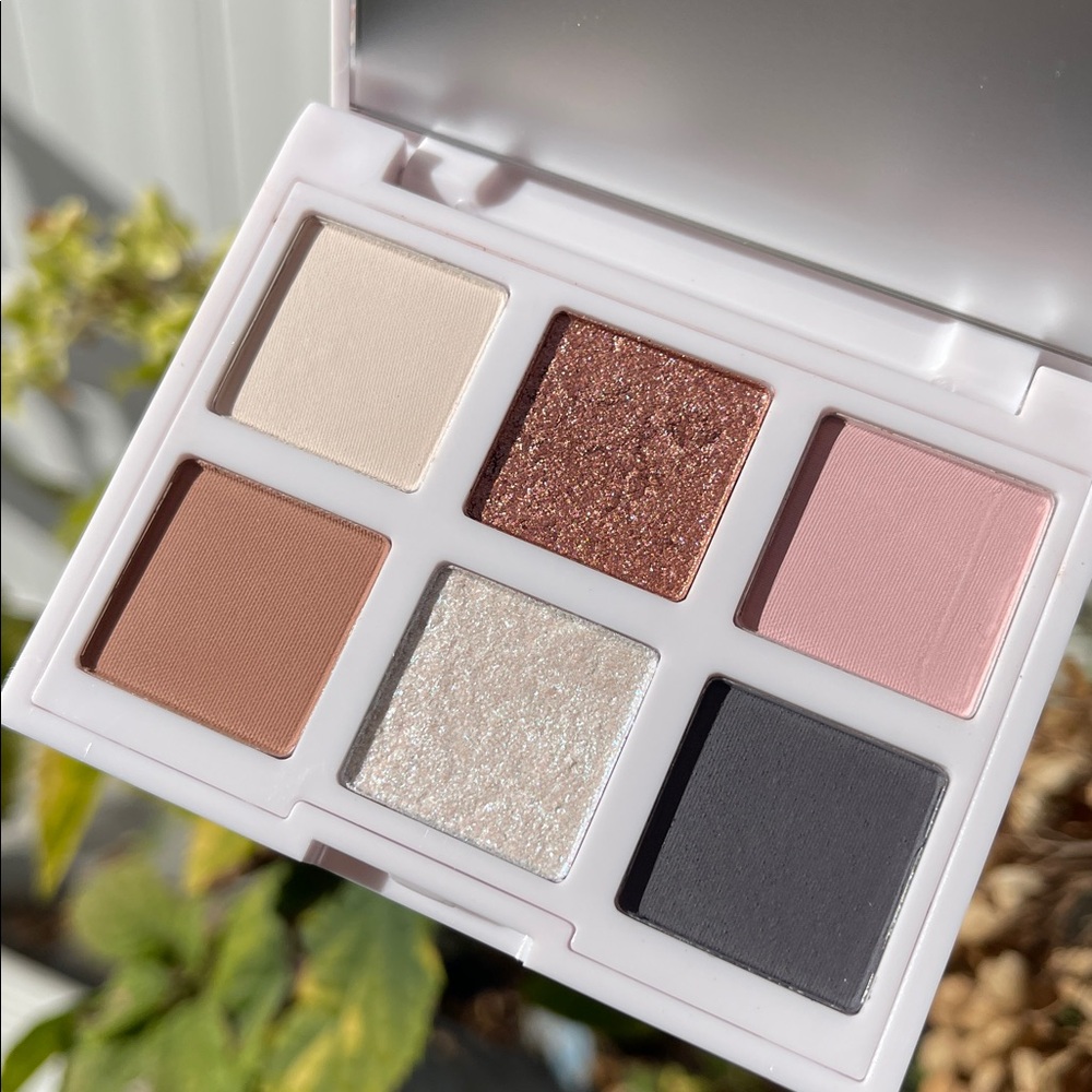 LITHE BEAUTY - Astral Eyeshadow Palette